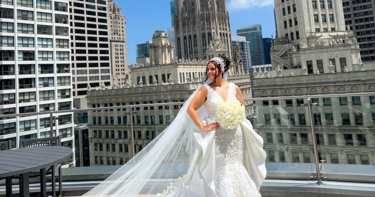 wedding picture in downtown chicago