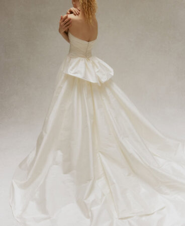 Nouvelle Amsale Fall 2026 Collection