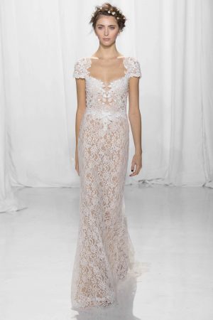 reem-acra-cheri-fall-2017-chatilly-lace-sheath-with-cap-sleeves-and-bow-detail-dimitras-bridal-chicago