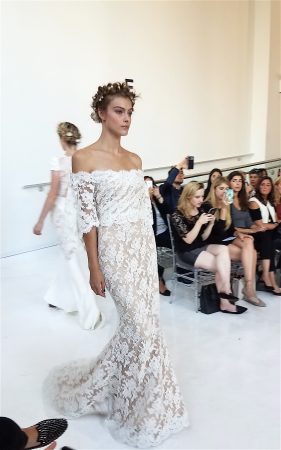 reem-acra-dalma-fall-2017-alencon-lace-trumpet-wedding-dress-with-off-the-shoulder-bohemian-peasant-sleeves-dimitras-bridal-couture-chicago